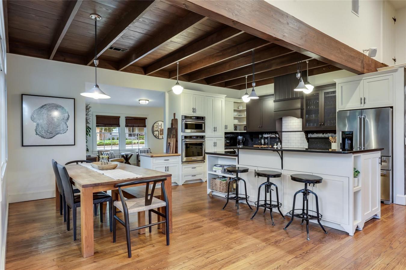 Austin, Travis, 78731, United States, 4 Bedrooms Bedrooms, ,3 BathroomsBathrooms,Residential,For Sale,2049758