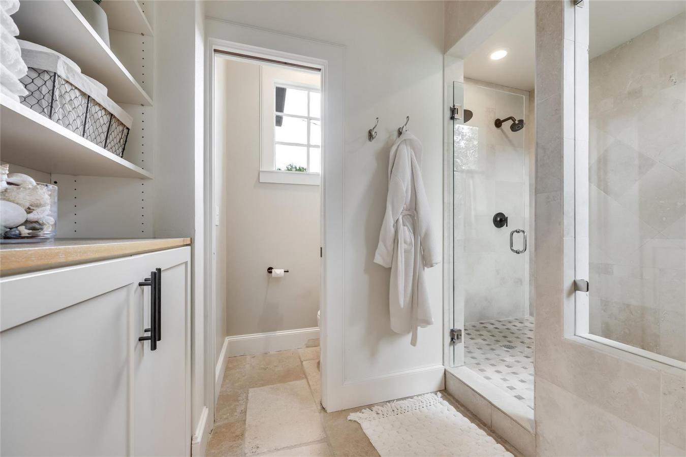 Austin, Travis, 78731, United States, 4 Bedrooms Bedrooms, ,3 BathroomsBathrooms,Residential,For Sale,2049758