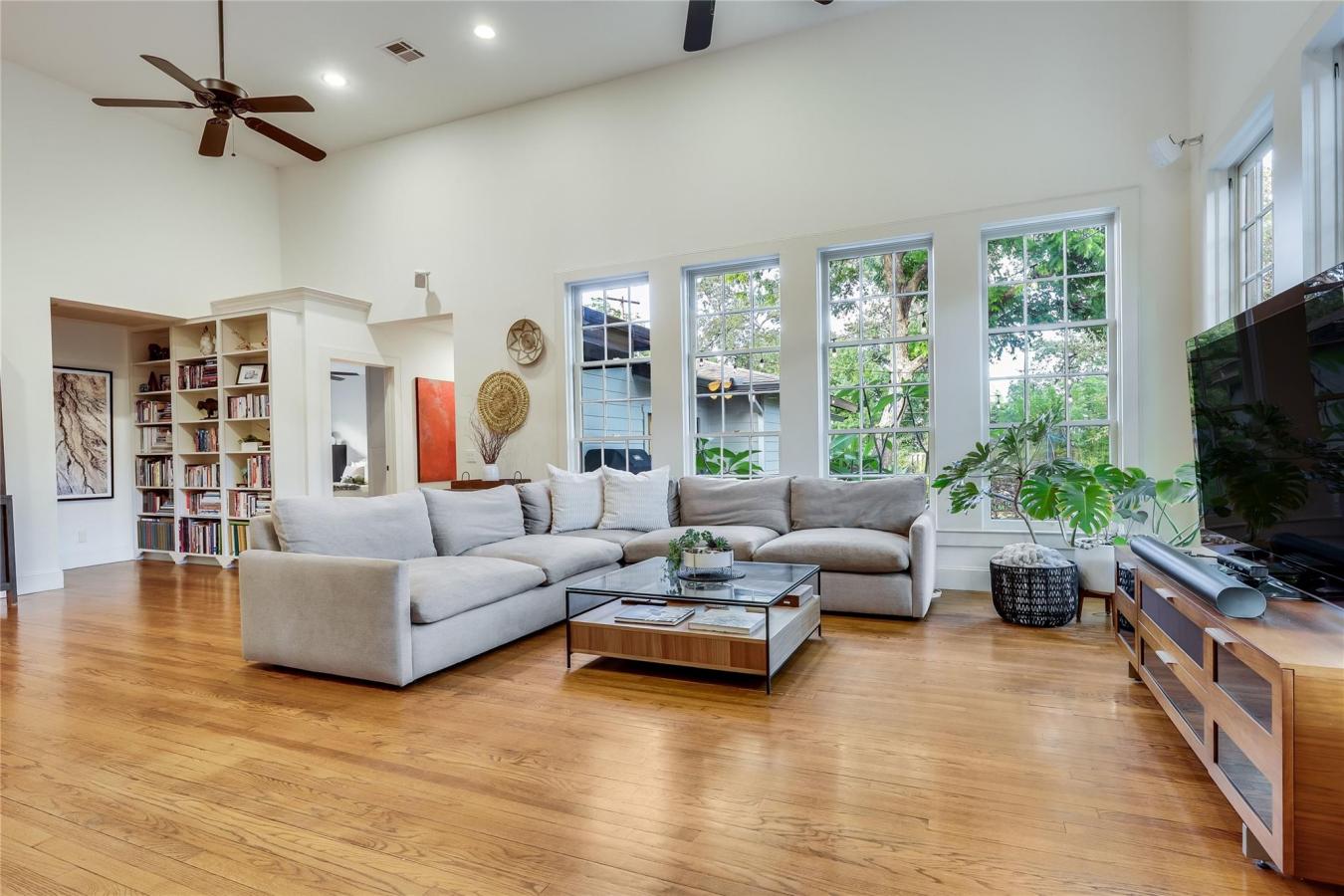 Austin, Travis, 78731, United States, 4 Bedrooms Bedrooms, ,3 BathroomsBathrooms,Residential,For Sale,2049758