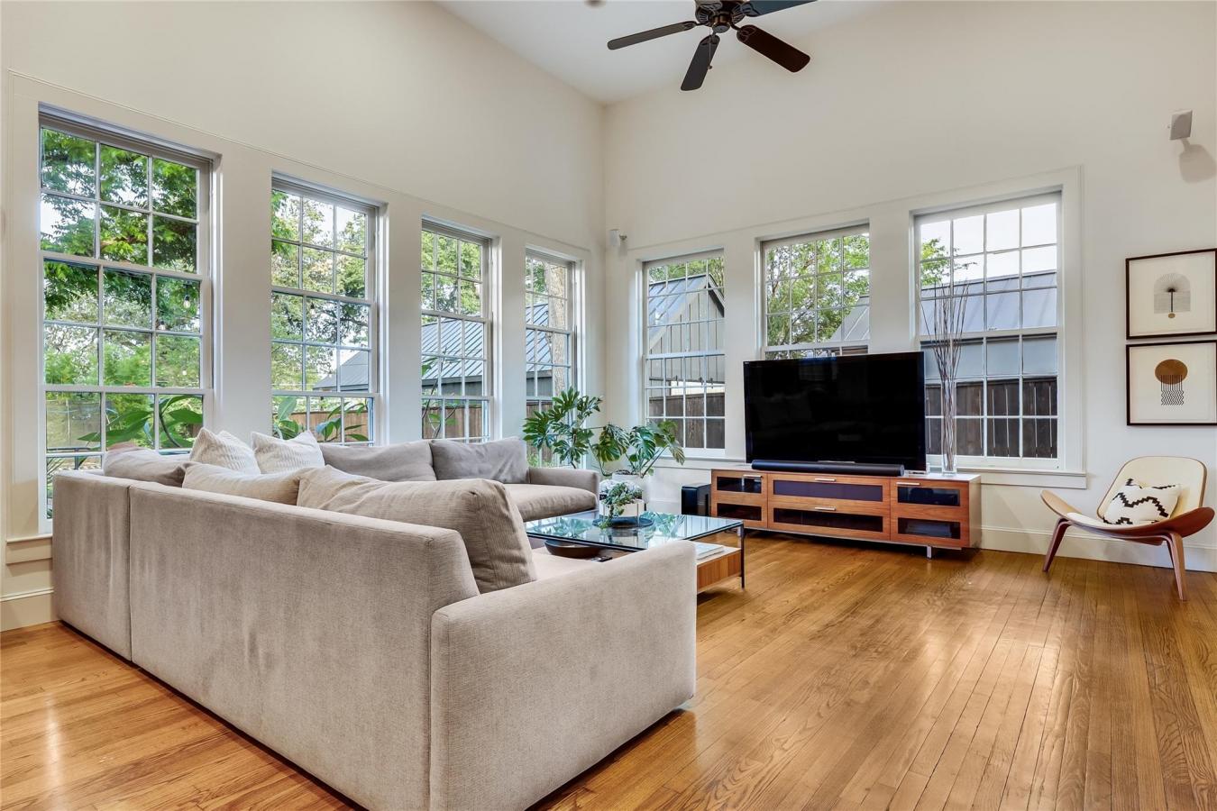 Austin, Travis, 78731, United States, 4 Bedrooms Bedrooms, ,3 BathroomsBathrooms,Residential,For Sale,2049758
