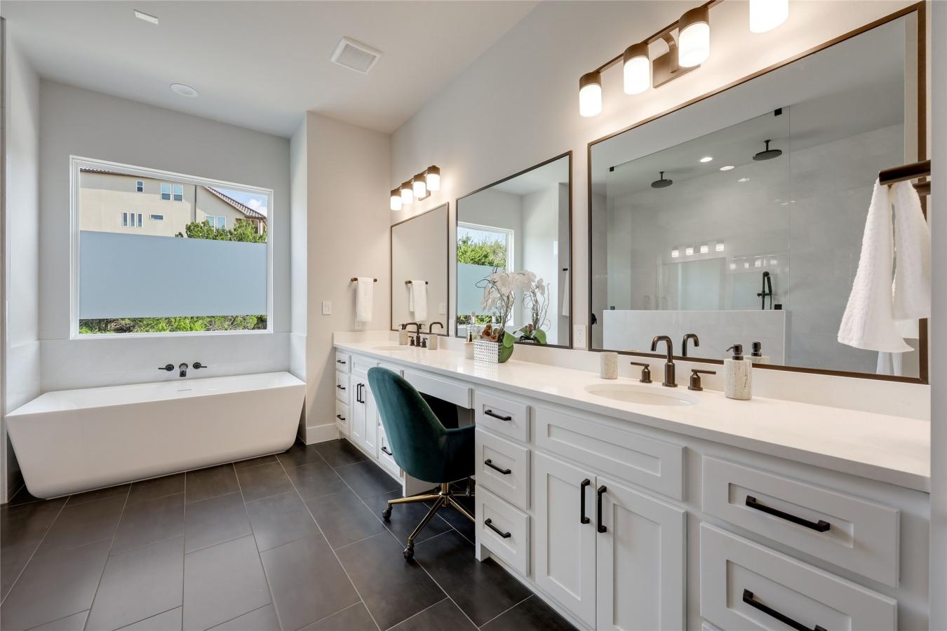 Austin, Travis, 78734, United States, 5 Bedrooms Bedrooms, ,4 BathroomsBathrooms,Residential,For Sale,2049756