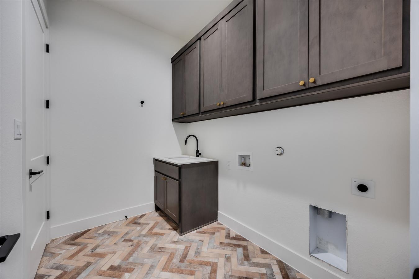Dripping Springs, Hays, 78620, United States, 4 Bedrooms Bedrooms, ,3 BathroomsBathrooms,Residential,For Sale,2049753