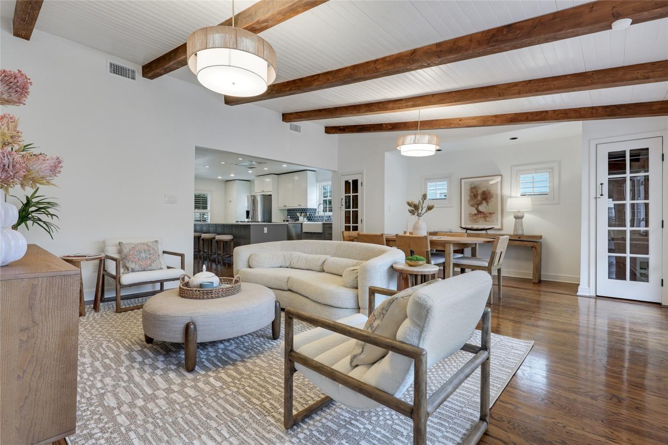 Austin, Travis, 78731, United States, 4 Bedrooms Bedrooms, ,3 BathroomsBathrooms,Residential,For Sale,2049749