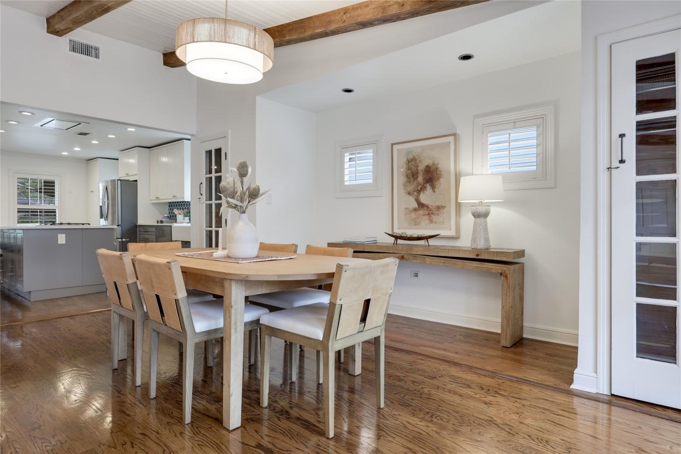 Austin, Travis, 78731, United States, 4 Bedrooms Bedrooms, ,3 BathroomsBathrooms,Residential,For Sale,2049749