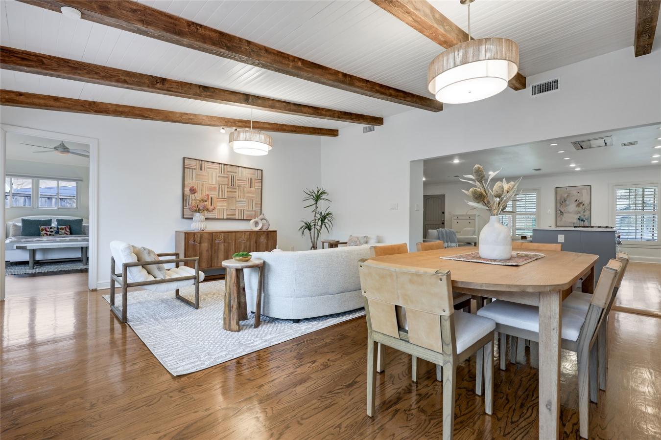 Austin, Travis, 78731, United States, 4 Bedrooms Bedrooms, ,3 BathroomsBathrooms,Residential,For Sale,2049749