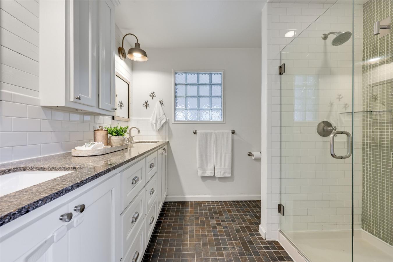 Austin, Travis, 78731, United States, 4 Bedrooms Bedrooms, ,3 BathroomsBathrooms,Residential,For Sale,2049749