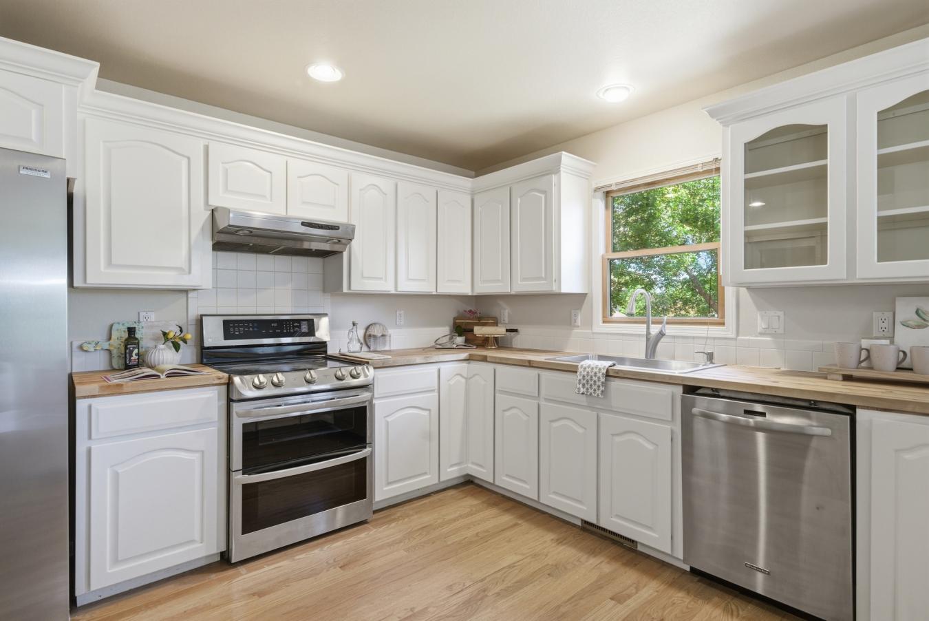 Loveland, Larimer, 80538, United States, 6 Bedrooms Bedrooms, ,1 BathroomBathrooms,Residential,For Sale,2049746