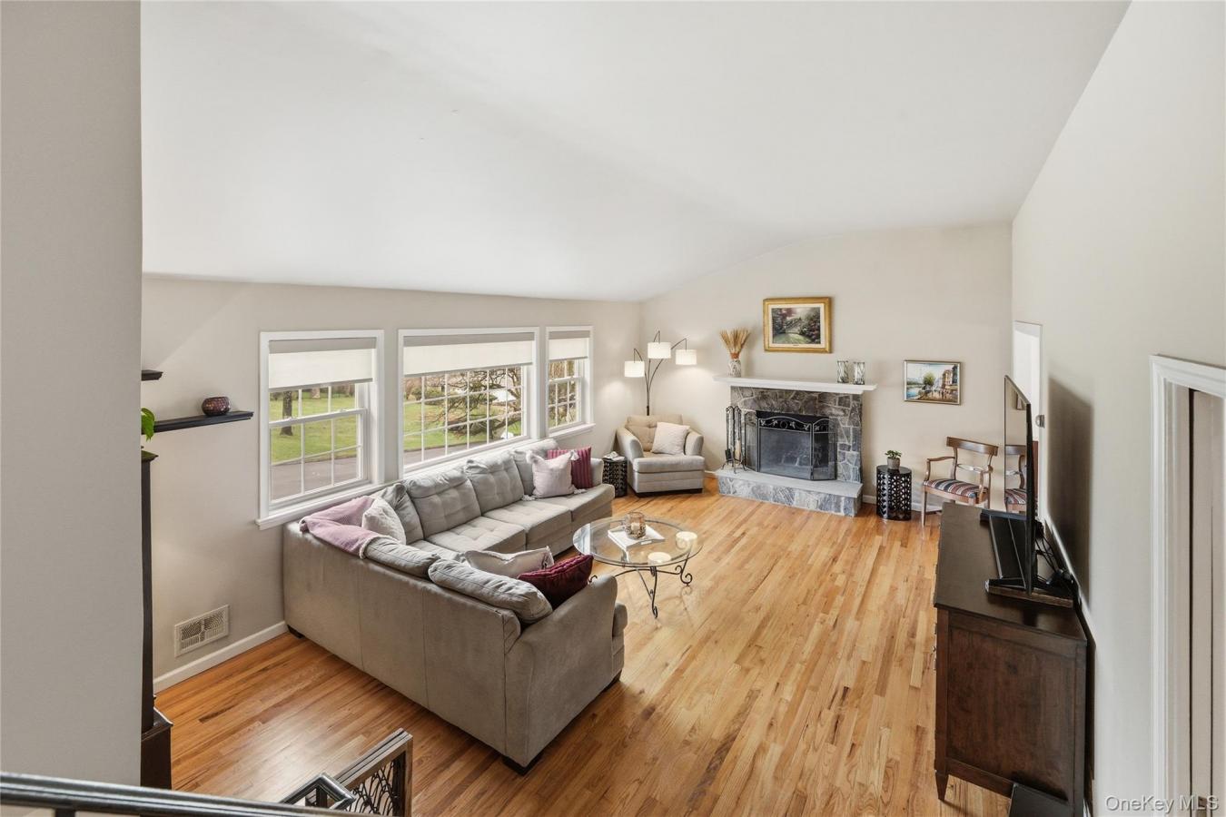 Mount Pleasant, Westchester County, 10570, United States, 3 Bedrooms Bedrooms, ,2 BathroomsBathrooms,Residential,For Sale,2049740