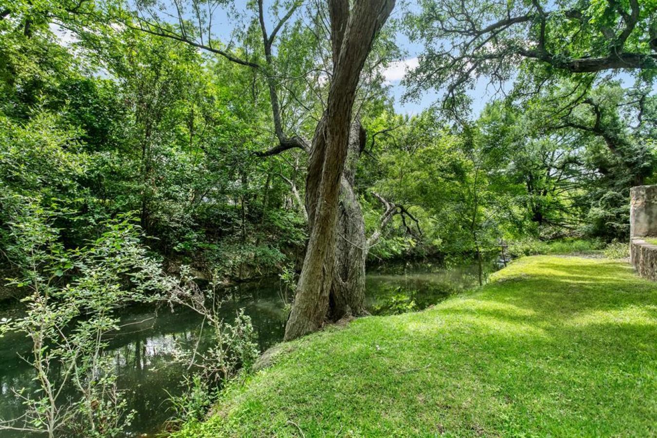 Fredericksburg, Gillespie, 78624, United States, 3 Bedrooms Bedrooms, ,3 BathroomsBathrooms,Residential,For Sale,2049739
