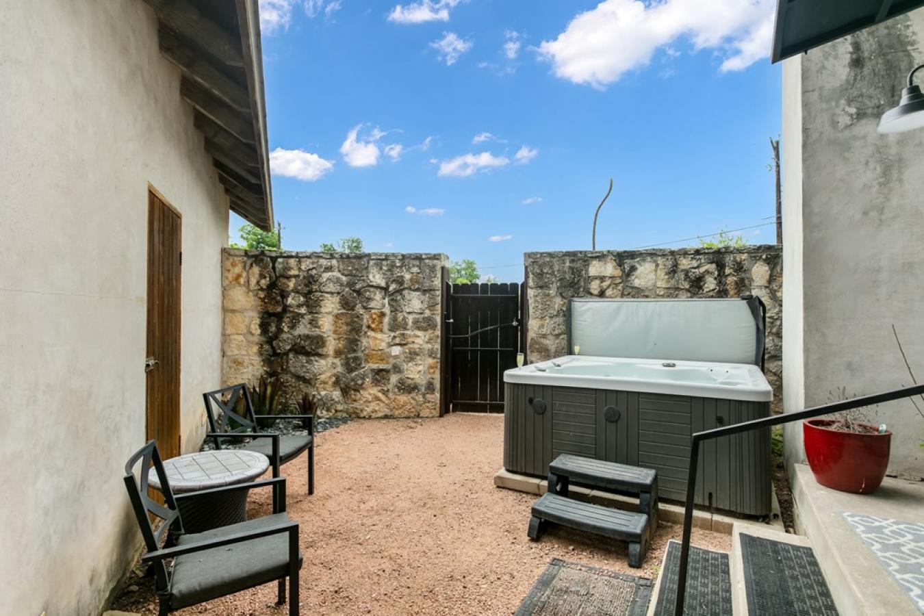 Fredericksburg, Gillespie, 78624, United States, 3 Bedrooms Bedrooms, ,3 BathroomsBathrooms,Residential,For Sale,2049739