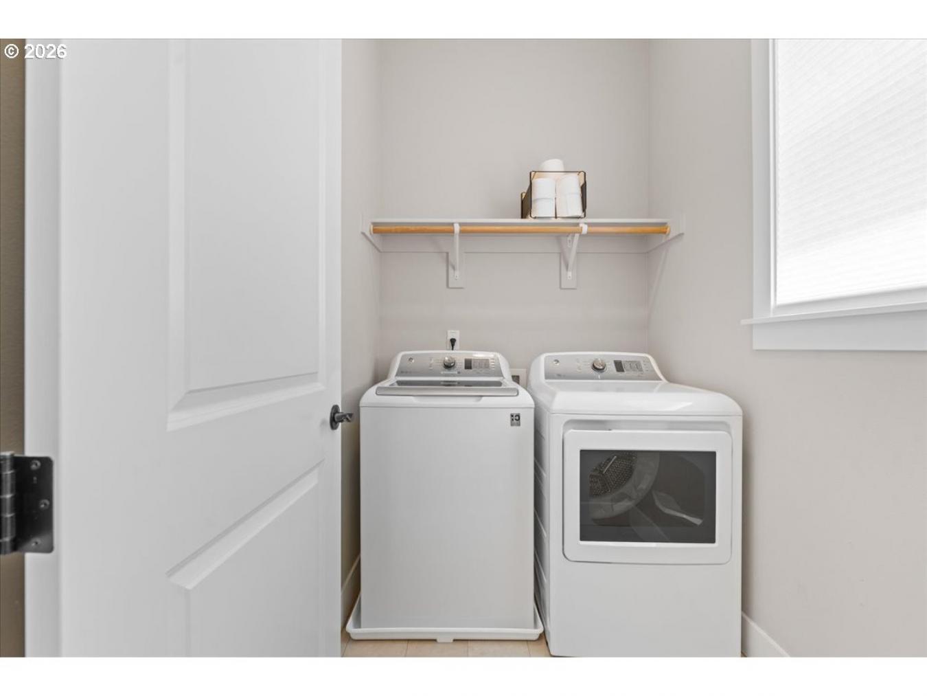 Portland, Washington, 97229, United States, 3 Bedrooms Bedrooms, ,2 BathroomsBathrooms,Residential,For Sale,2049738