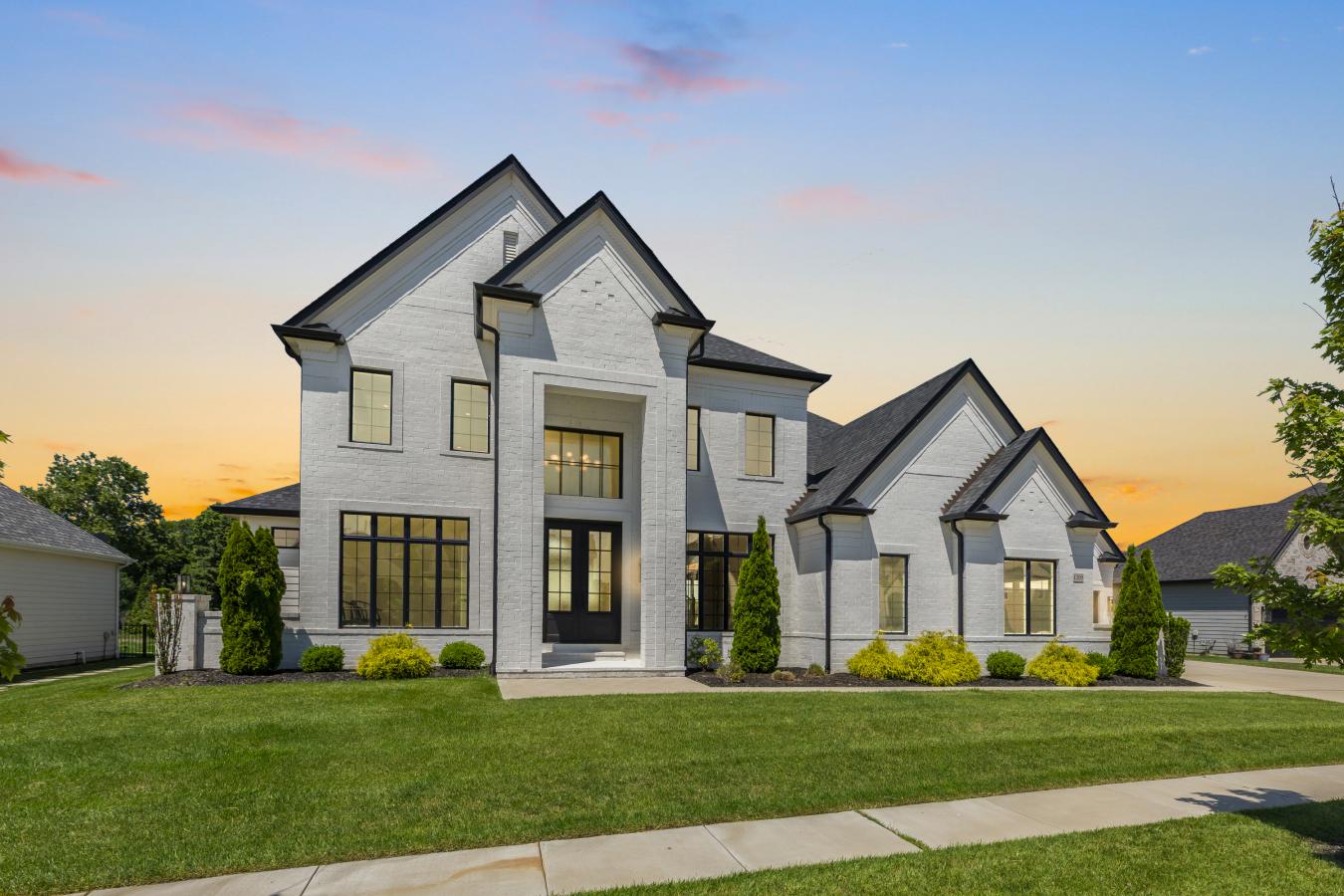 Chesterfield, Missouri, 63005, United States, 5 Bedrooms Bedrooms, ,4 BathroomsBathrooms,Residential,For Sale,2049736