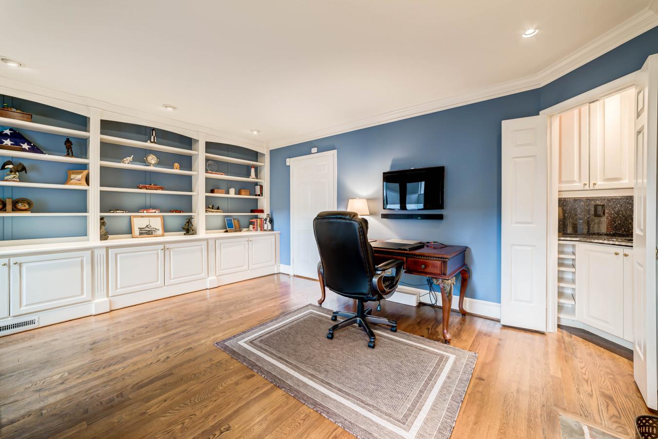 1114 N Pitt St, Alexandria, VA, 22314, United States, 4 Bedrooms Bedrooms, ,4 BathroomsBathrooms,Residential,For Sale,1114 N Pitt St,1160675