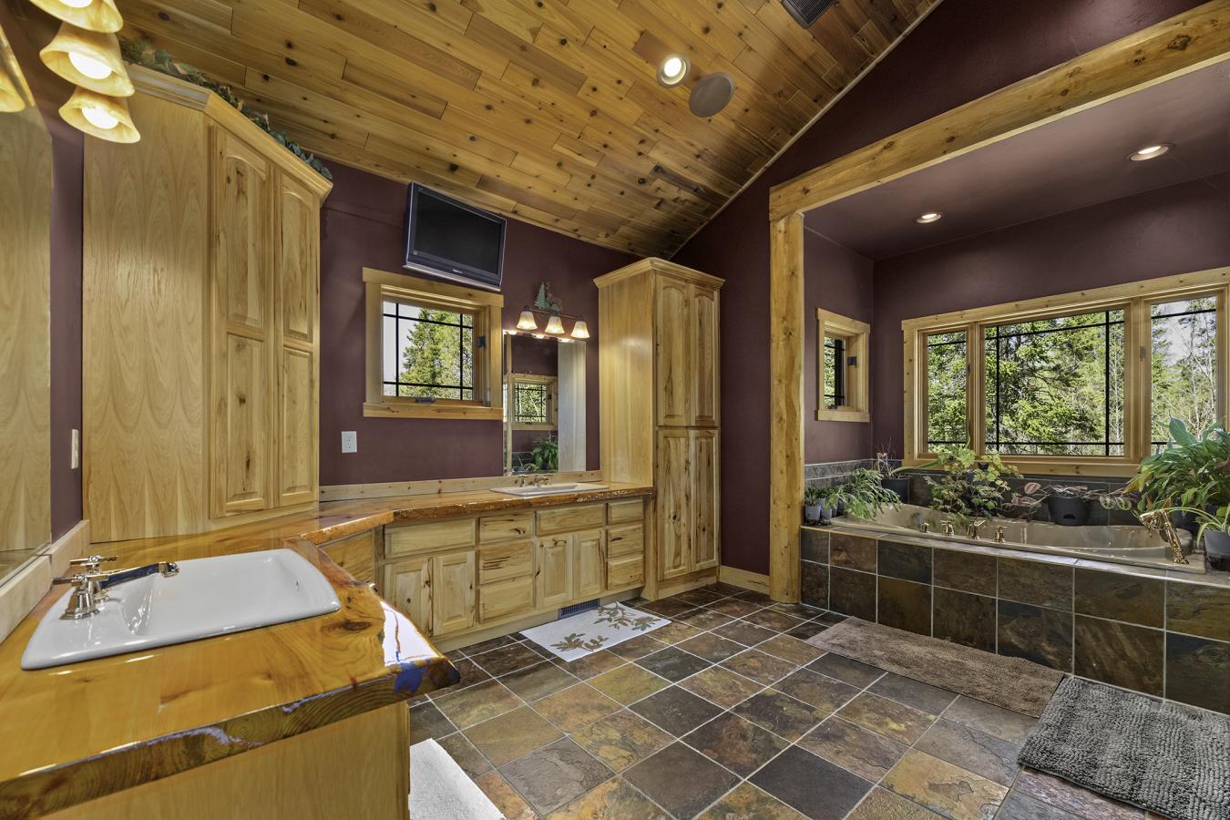 Three Lakes, Oneida, 54562, United States, 8 Bedrooms Bedrooms, ,4 BathroomsBathrooms,Residential,For Sale,2049733