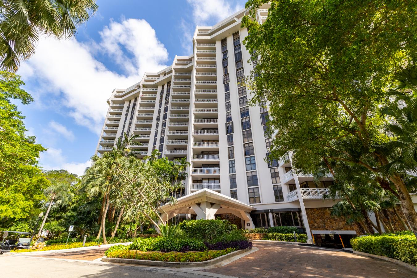 Beautifully updated oversized corner residence featuring an open-conce – image 1