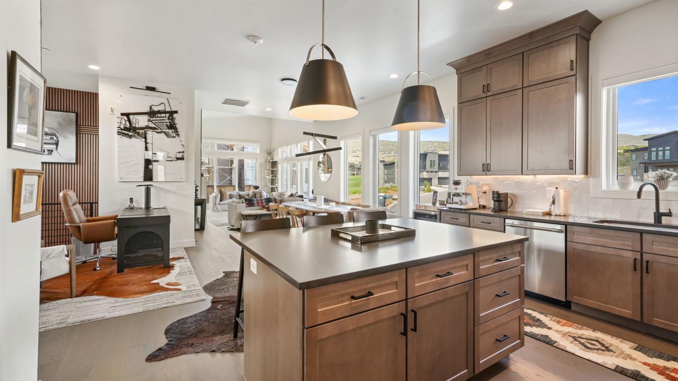 Heber City, Utah, 84032, United States, 3 Bedrooms Bedrooms, ,3 BathroomsBathrooms,Residential,For Sale,2049726