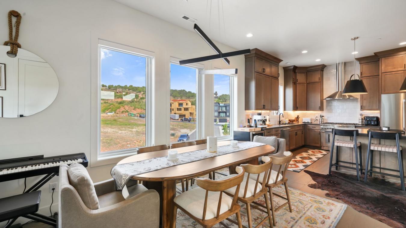 Heber City, Utah, 84032, United States, 3 Bedrooms Bedrooms, ,3 BathroomsBathrooms,Residential,For Sale,2049726