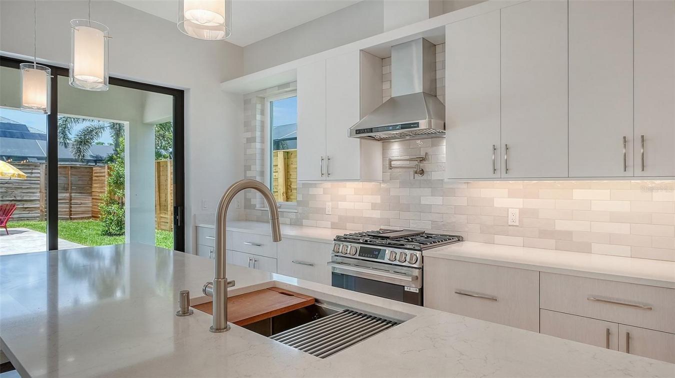 Sarasota, Sarasota, 34231, United States, 4 Bedrooms Bedrooms, ,3 BathroomsBathrooms,Residential,For Sale,2049727