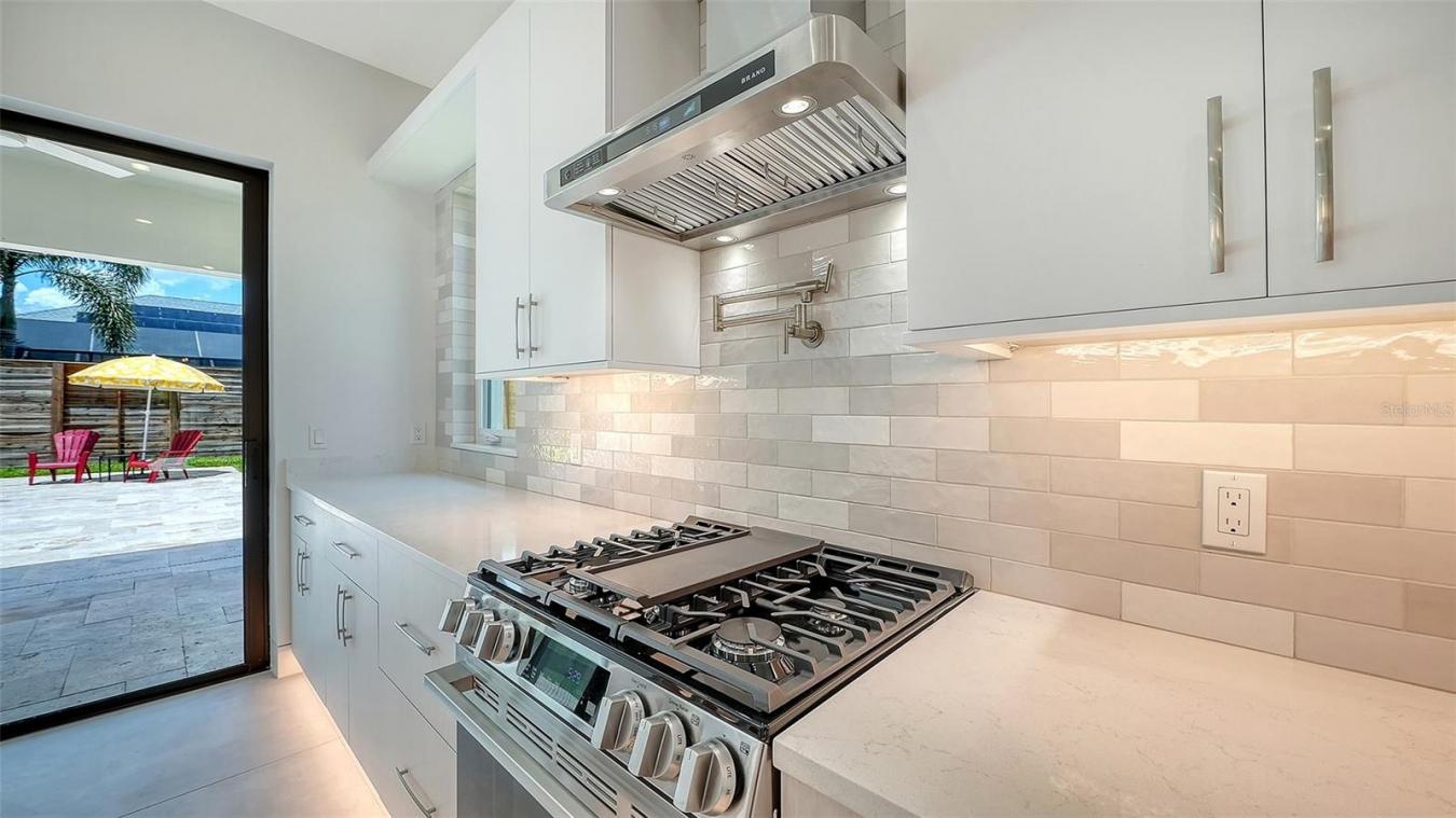 Sarasota, Sarasota, 34231, United States, 4 Bedrooms Bedrooms, ,3 BathroomsBathrooms,Residential,For Sale,2049727