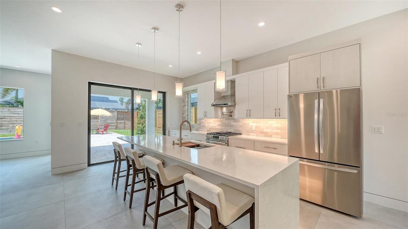 Sarasota, Sarasota, 34231, United States, 4 Bedrooms Bedrooms, ,3 BathroomsBathrooms,Residential,For Sale,2049727