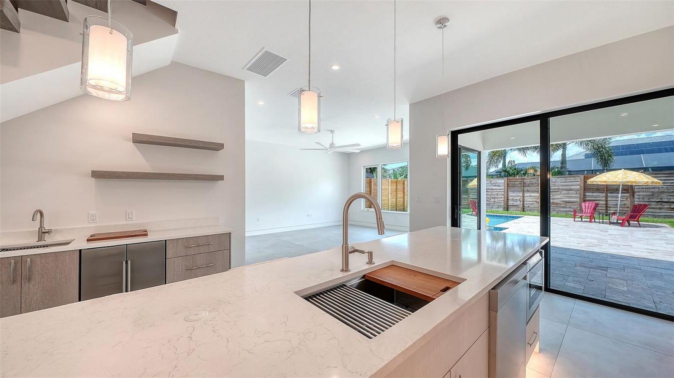 Sarasota, Sarasota, 34231, United States, 4 Bedrooms Bedrooms, ,3 BathroomsBathrooms,Residential,For Sale,2049727