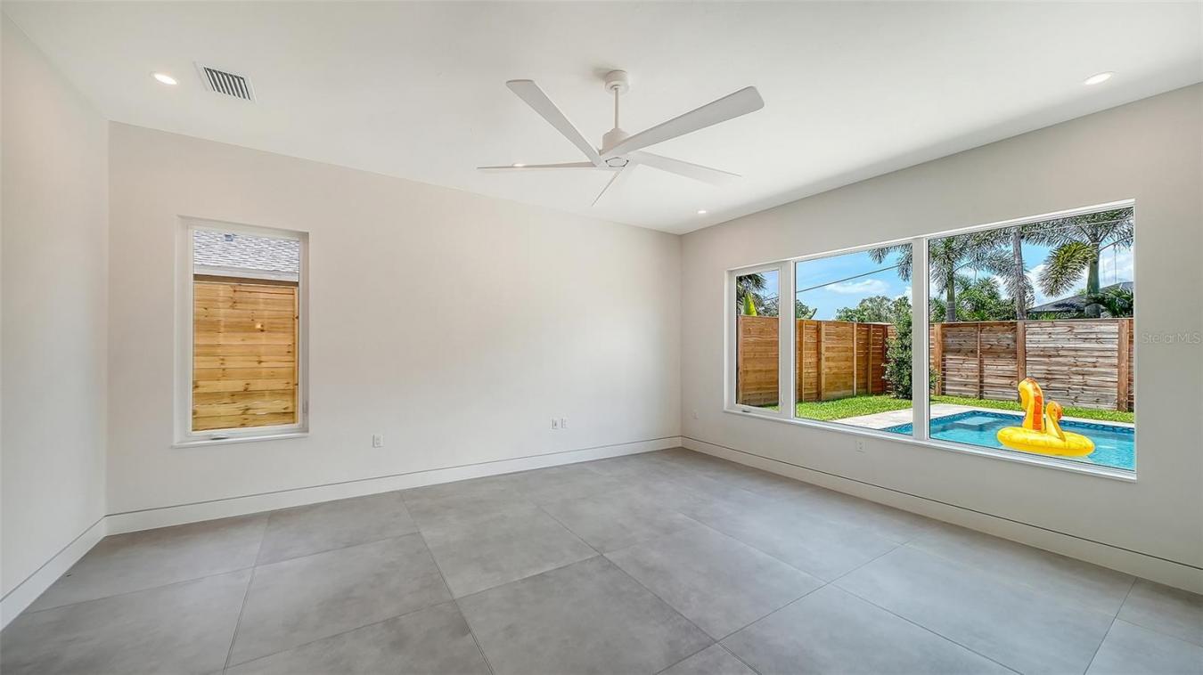 Sarasota, Sarasota, 34231, United States, 4 Bedrooms Bedrooms, ,3 BathroomsBathrooms,Residential,For Sale,2049727