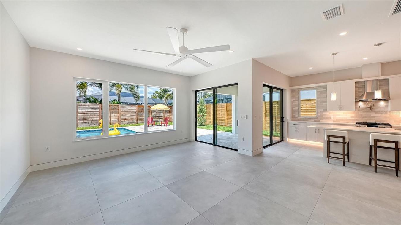 Sarasota, Sarasota, 34231, United States, 4 Bedrooms Bedrooms, ,3 BathroomsBathrooms,Residential,For Sale,2049727