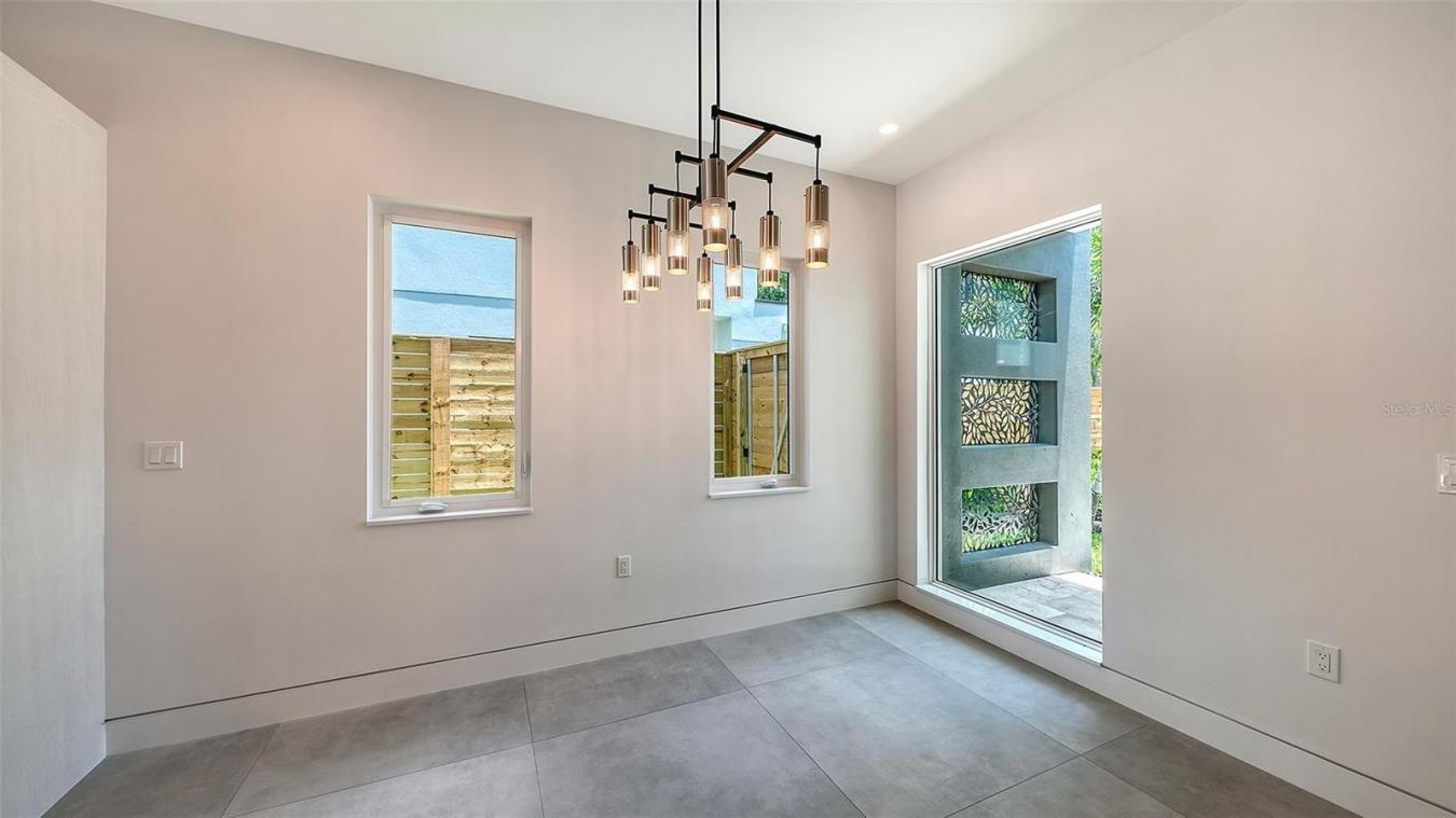 Sarasota, Sarasota, 34231, United States, 4 Bedrooms Bedrooms, ,3 BathroomsBathrooms,Residential,For Sale,2049727