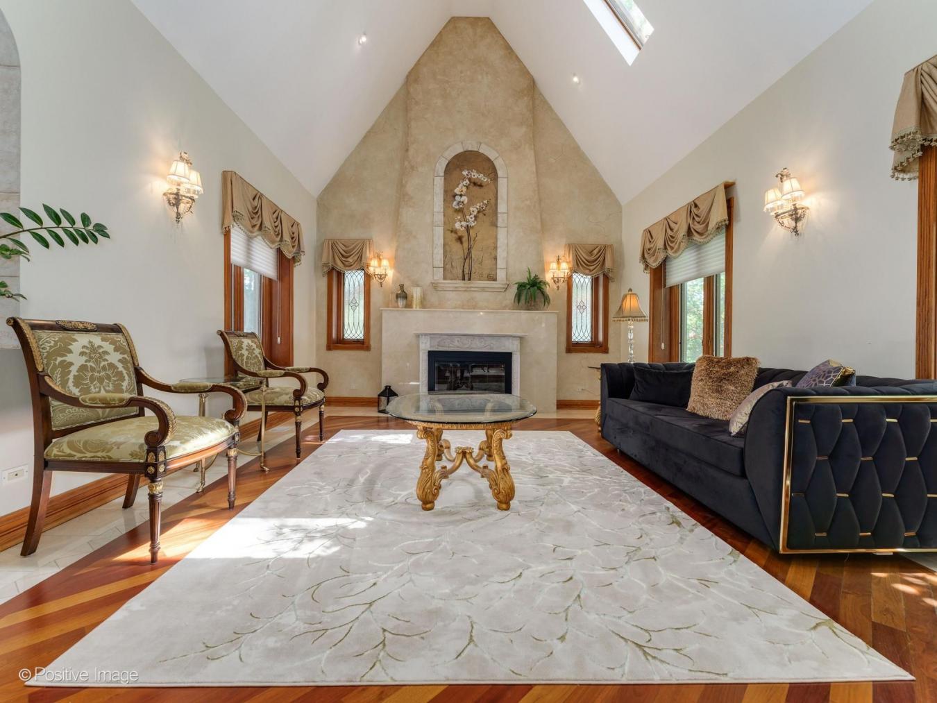 Lincolnwood, Illinois, 60712, United States, 7 Bedrooms Bedrooms, ,4 BathroomsBathrooms,Residential,For Sale,2049724