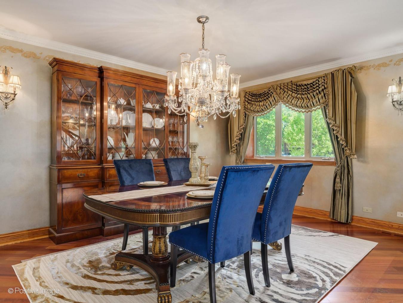 Lincolnwood, Illinois, 60712, United States, 7 Bedrooms Bedrooms, ,4 BathroomsBathrooms,Residential,For Sale,2049724