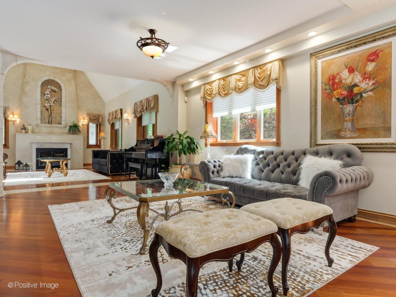 Lincolnwood, Illinois, 60712, United States, 7 Bedrooms Bedrooms, ,4 BathroomsBathrooms,Residential,For Sale,2049724