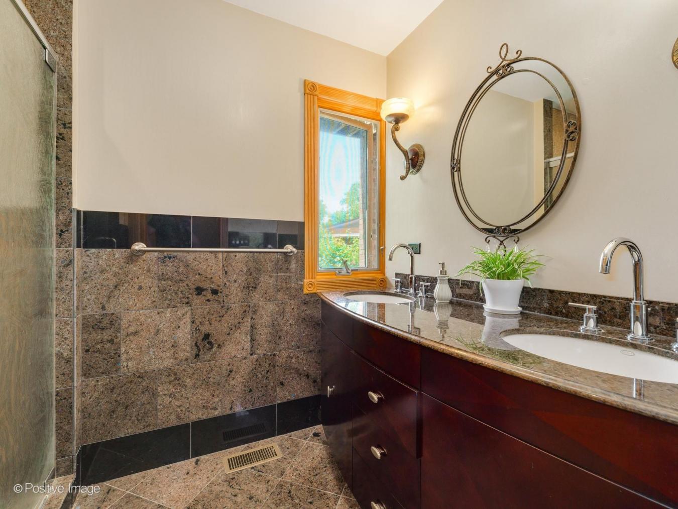 Lincolnwood, Illinois, 60712, United States, 7 Bedrooms Bedrooms, ,4 BathroomsBathrooms,Residential,For Sale,2049724