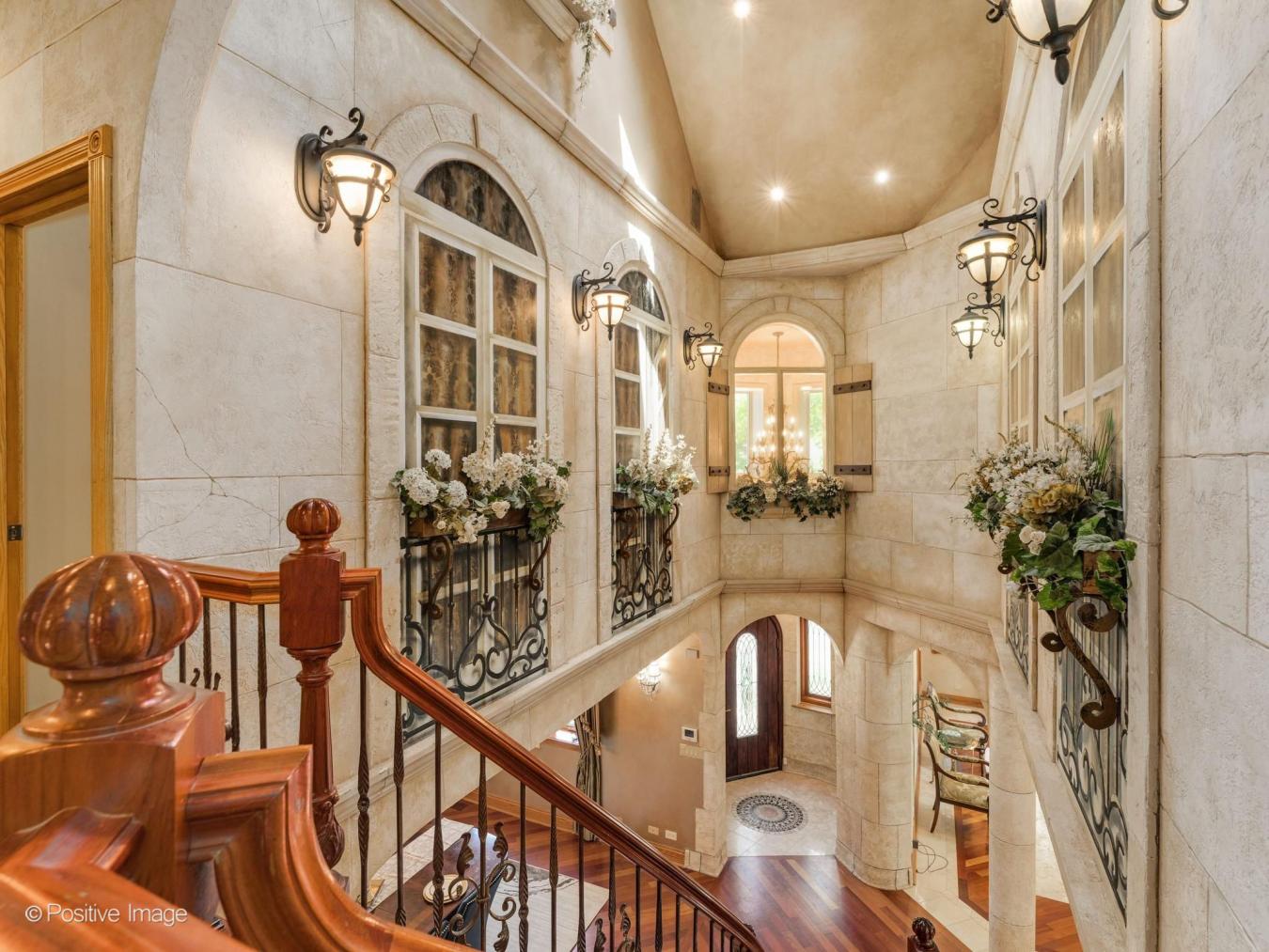 Lincolnwood, Illinois, 60712, United States, 7 Bedrooms Bedrooms, ,4 BathroomsBathrooms,Residential,For Sale,2049724
