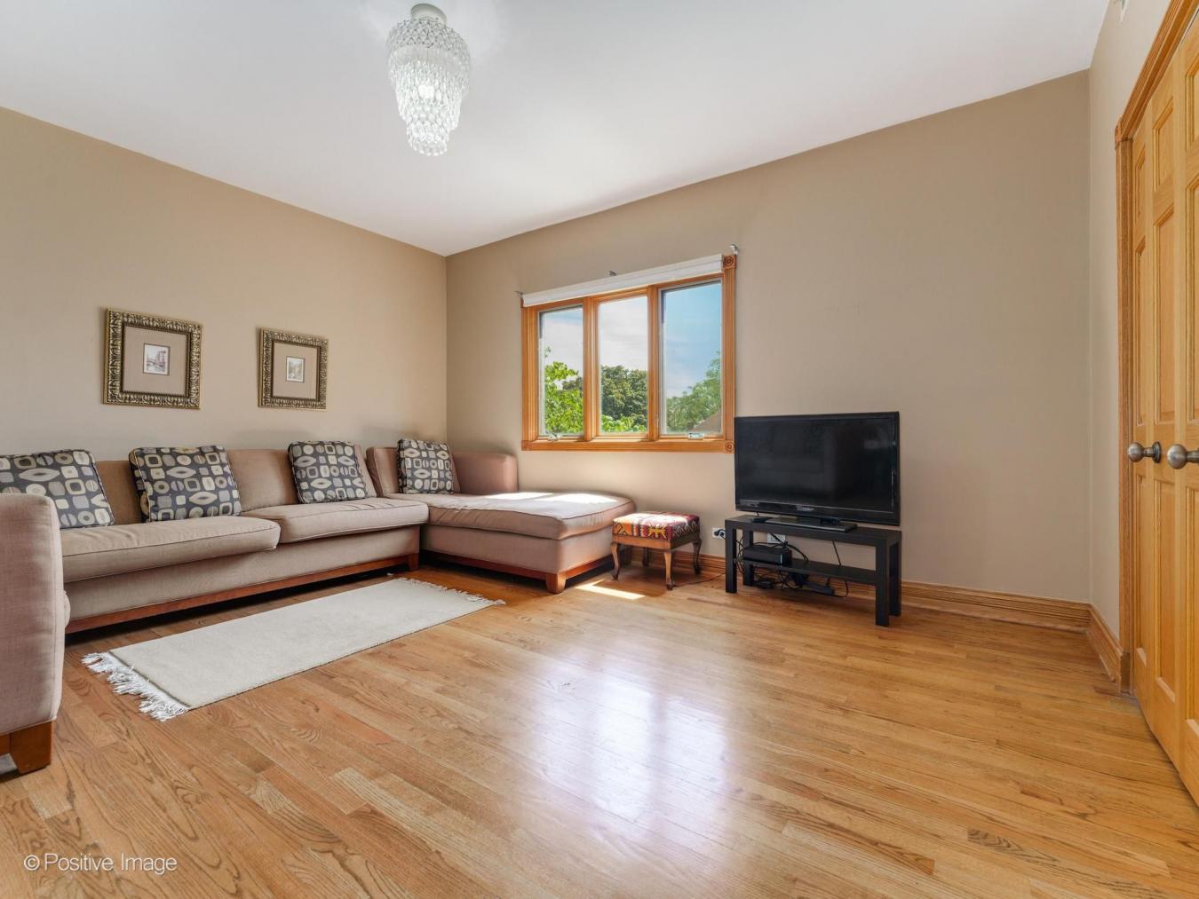Lincolnwood, Illinois, 60712, United States, 7 Bedrooms Bedrooms, ,4 BathroomsBathrooms,Residential,For Sale,2049724