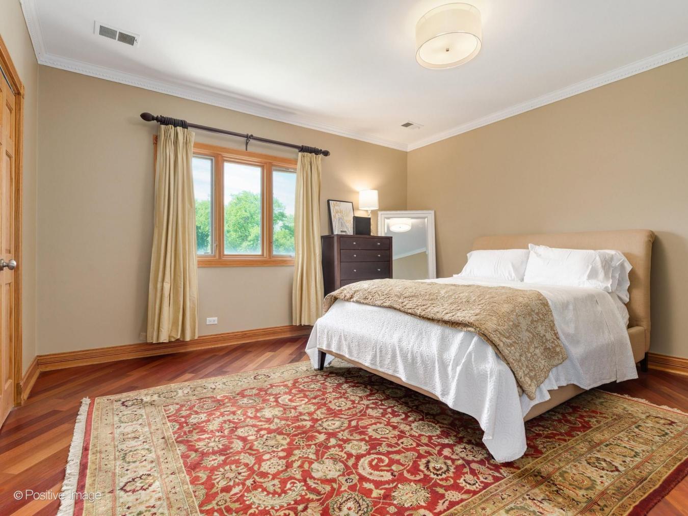Lincolnwood, Illinois, 60712, United States, 7 Bedrooms Bedrooms, ,4 BathroomsBathrooms,Residential,For Sale,2049724