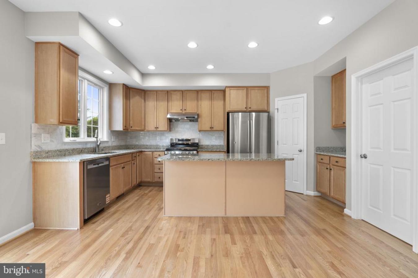 Ellicott City, HOWARD-MD, 21042, United States, 5 Bedrooms Bedrooms, ,4 BathroomsBathrooms,Residential,For Sale,2049722