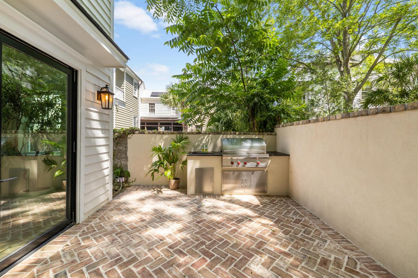 Charleston, Charleston, 29403, United States, ,Residential,For Sale,2049721