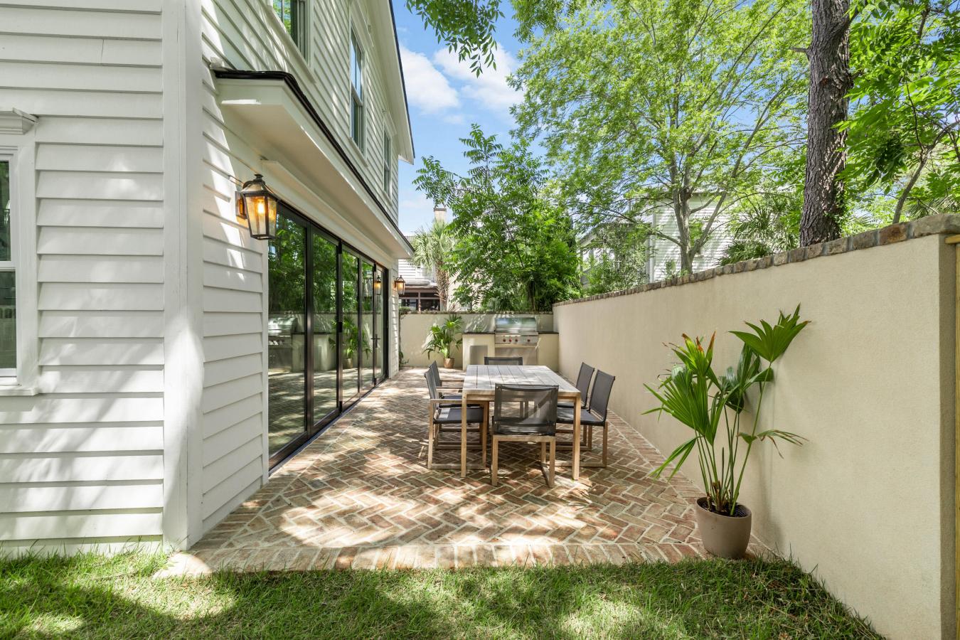 Charleston, Charleston, 29403, United States, ,Residential,For Sale,2049721