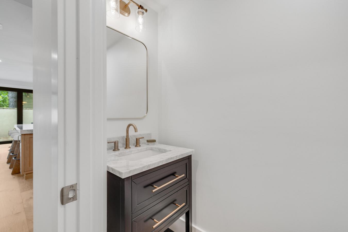 Charleston, Charleston, 29403, United States, ,Residential,For Sale,2049721