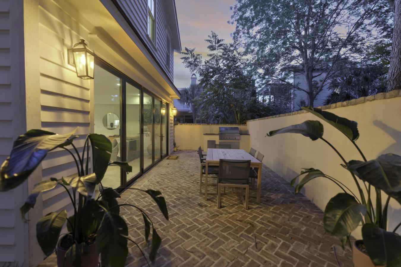 Charleston, Charleston, 29403, United States, ,Residential,For Sale,2049721