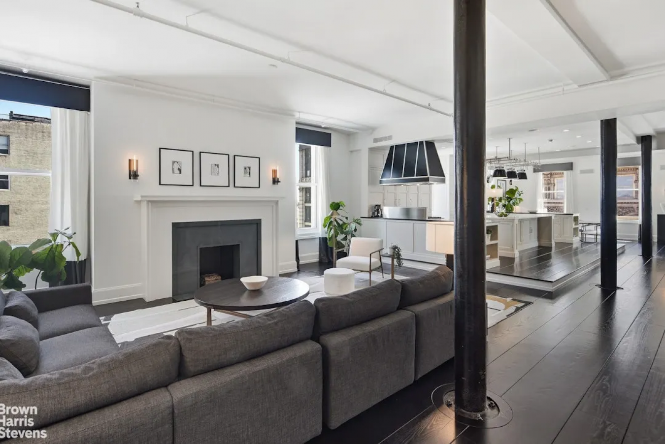 Soho, New York, 10012, United States, 3 Bedrooms Bedrooms, ,3 BathroomsBathrooms,Residential,For Sale,2049720