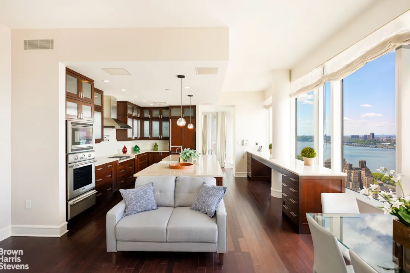 New York, New York, 10025, United States, 6 Bedrooms Bedrooms, ,6 BathroomsBathrooms,Residential,For Sale,2049718