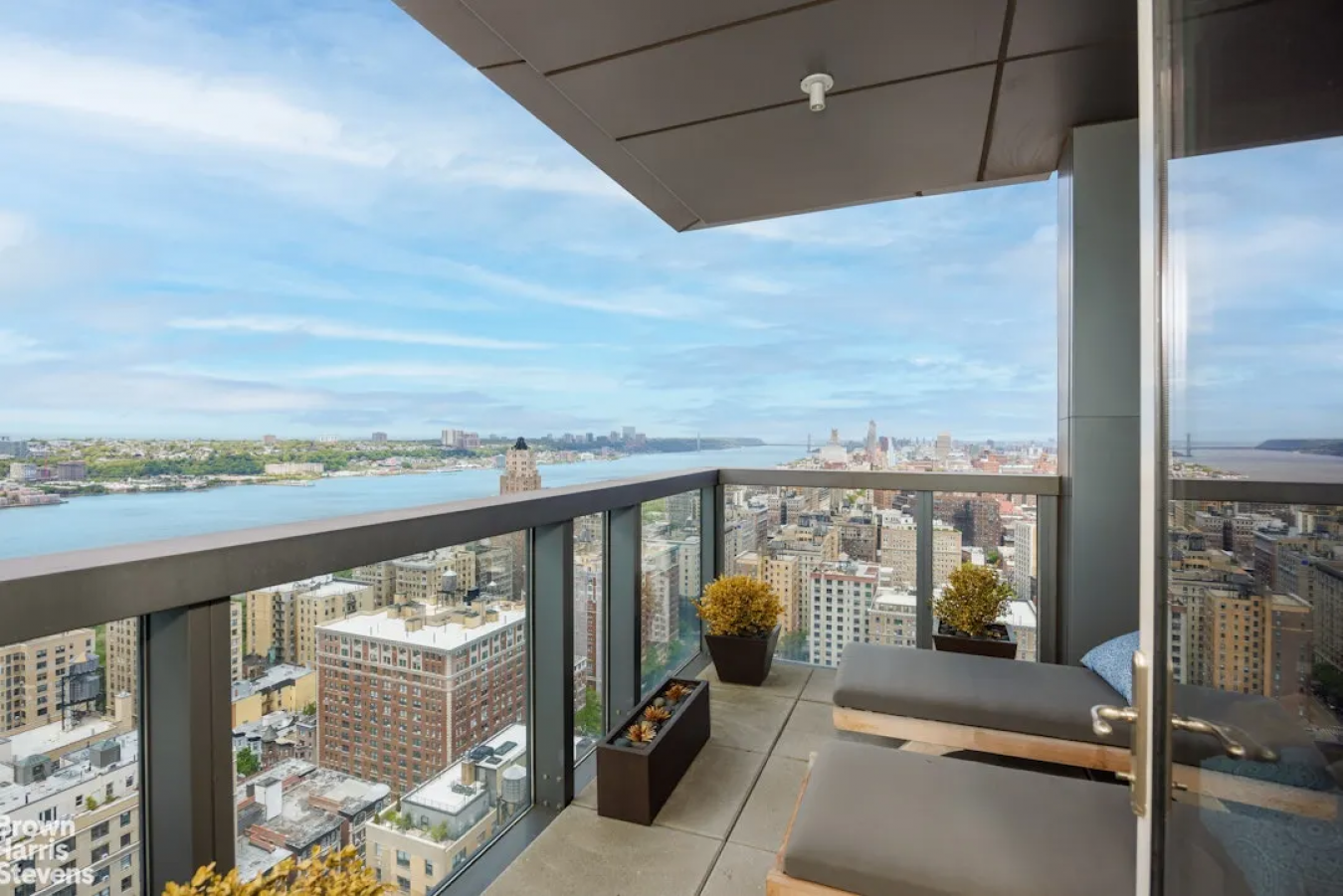 New York, New York, 10025, United States, 6 Bedrooms Bedrooms, ,6 BathroomsBathrooms,Residential,For Sale,2049718
