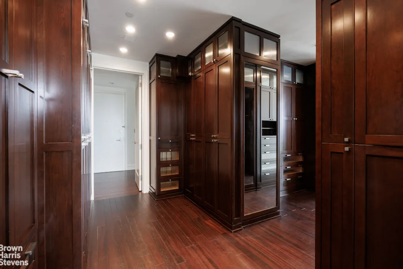 New York, New York, 10025, United States, 6 Bedrooms Bedrooms, ,6 BathroomsBathrooms,Residential,For Sale,2049718