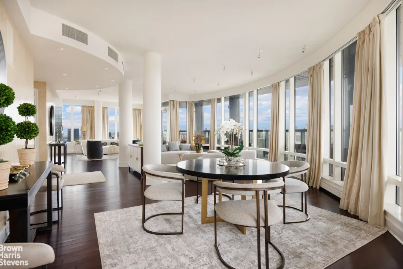 New York, New York, 10025, United States, 6 Bedrooms Bedrooms, ,6 BathroomsBathrooms,Residential,For Sale,2049718