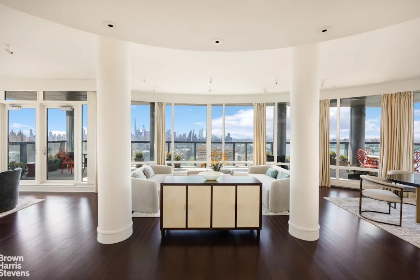 New York, New York, 10025, United States, 6 Bedrooms Bedrooms, ,6 BathroomsBathrooms,Residential,For Sale,2049718