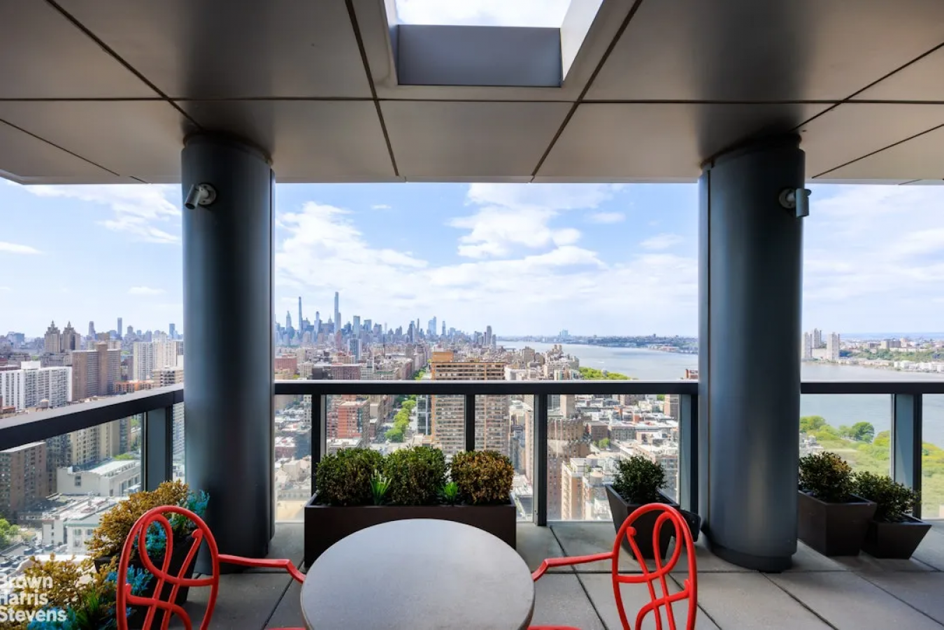New York, New York, 10025, United States, 6 Bedrooms Bedrooms, ,6 BathroomsBathrooms,Residential,For Sale,2049718