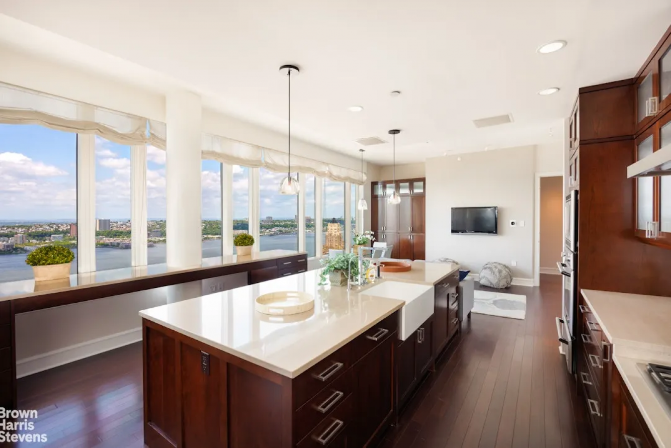 New York, New York, 10025, United States, 6 Bedrooms Bedrooms, ,6 BathroomsBathrooms,Residential,For Sale,2049718
