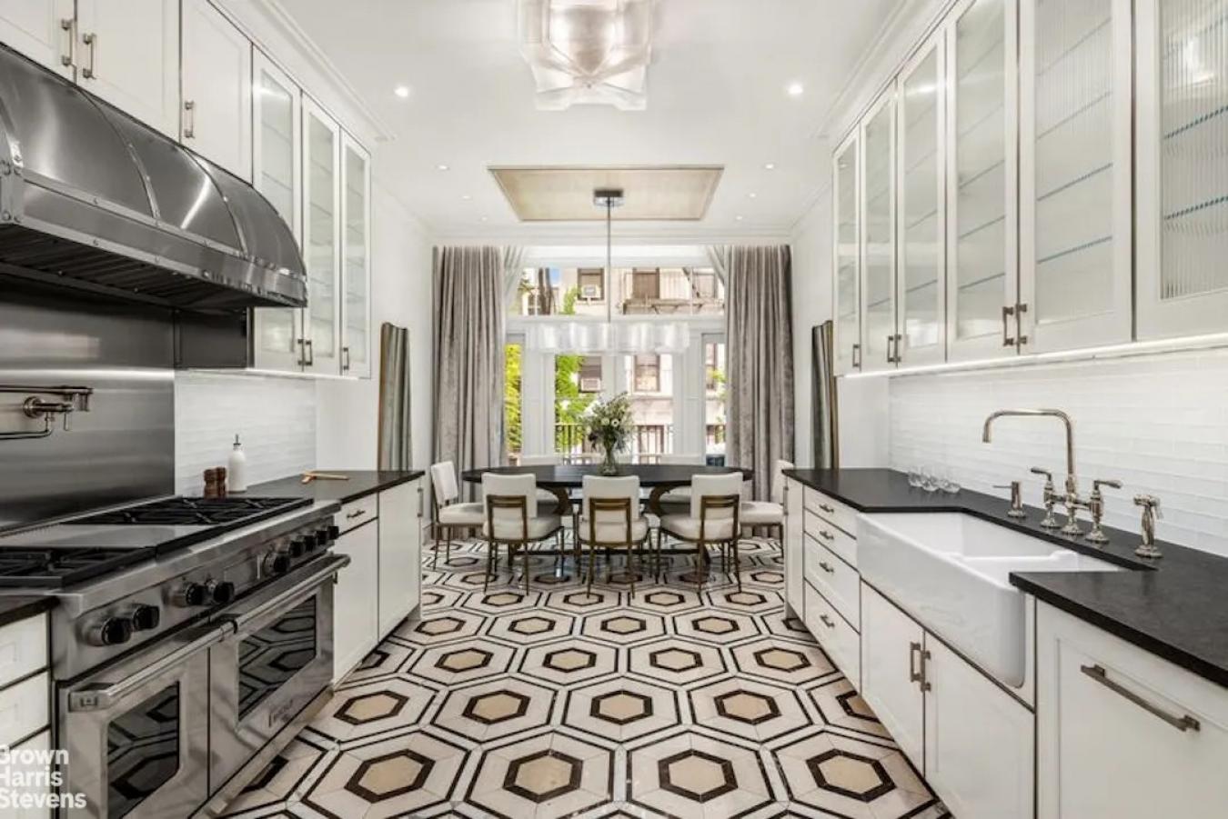 New York, New York, 10028, United States, 4 Bedrooms Bedrooms, ,5 BathroomsBathrooms,Residential,For Sale,2049716