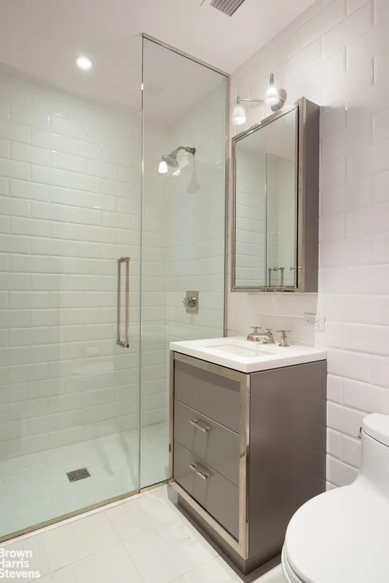 New York, New York, 10075, United States, 4 Bedrooms Bedrooms, ,4 BathroomsBathrooms,Residential,For Sale,2049713